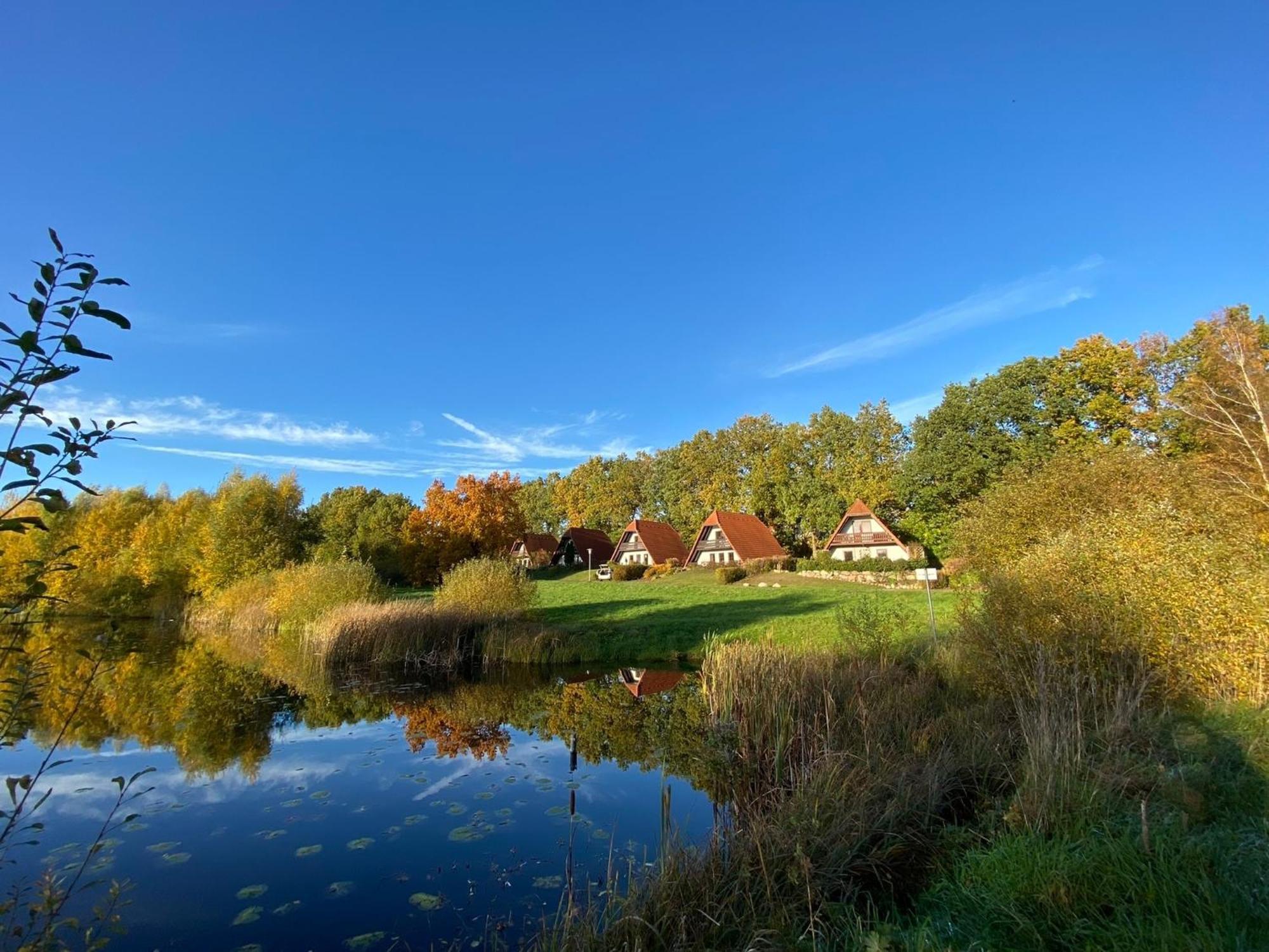 Finnhaeuser Am Vogelpark - Haus Andrea Marlow Bagian luar foto